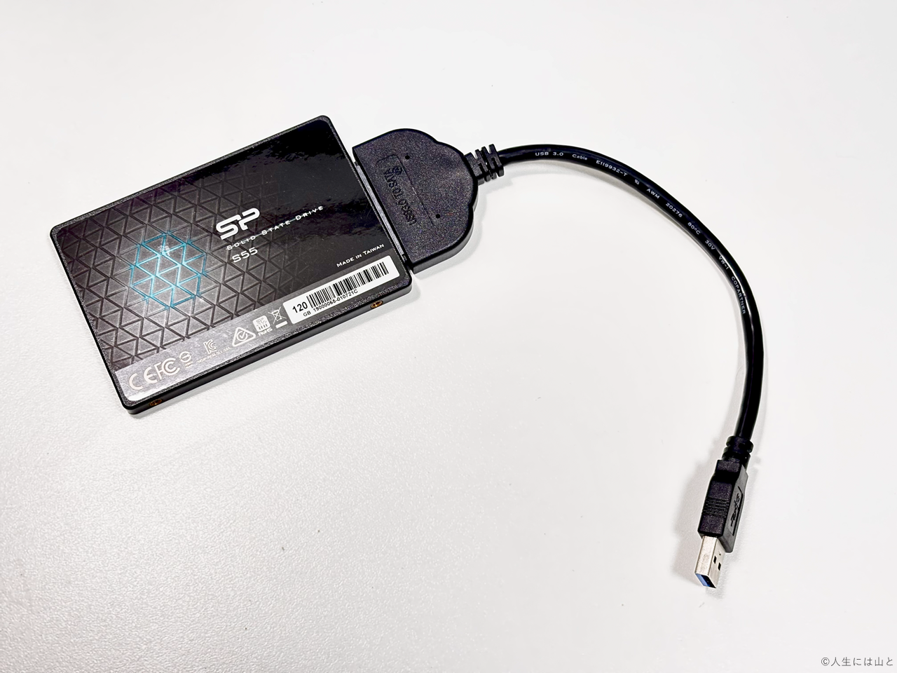 LiveUSBにはSATA接続のSSDを利用する