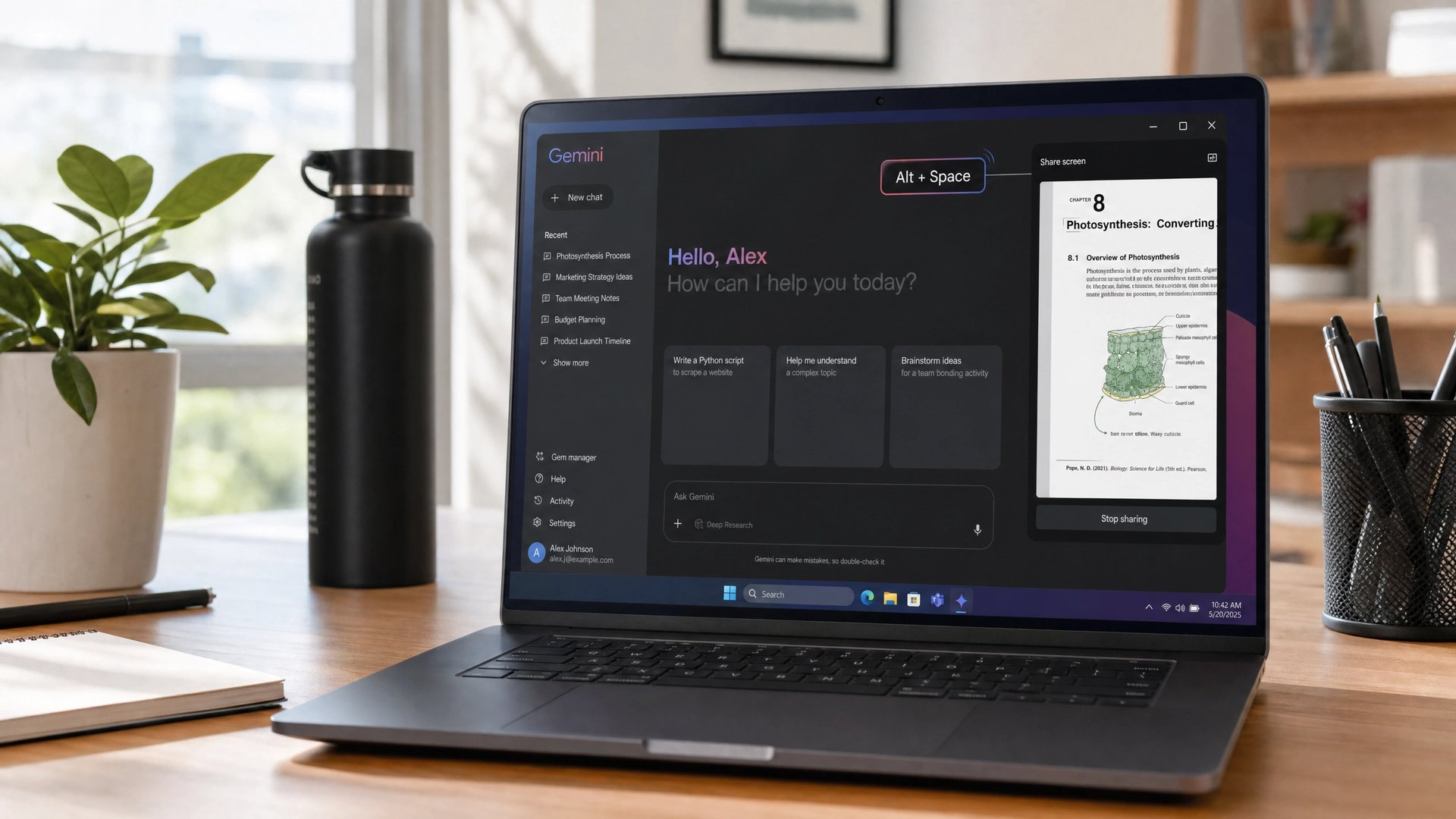 ノートPC のデスクトップ上で Gemini を起動、Alt + Space ショートカットの表示と PDF ページが同時に開いている、PC でもサクサクできる証拠